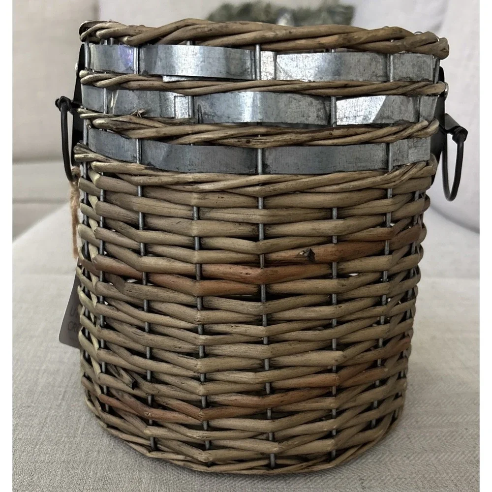 Sur La Table Utensil Crock Willow W/Metal Weaved Basket 7.5